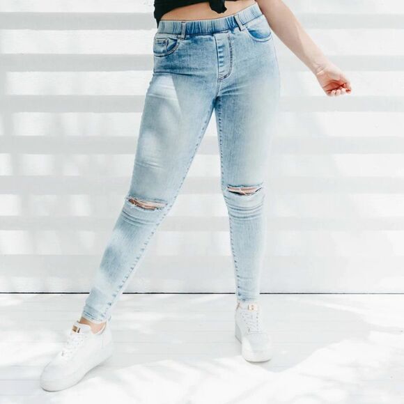 Beau Hudson // BLUE DISTRESSED DENIM JEG JEANS // Size 10 US // EUC - Picture 1 of 12
